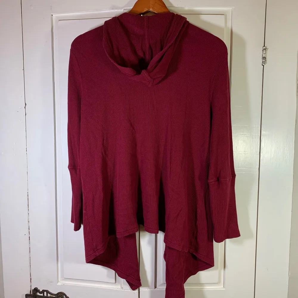 Chico's Zenergy Burgundy Waffle Knit Cardigan Hoodie 2P Open Front Pockets Artsy - Image 2