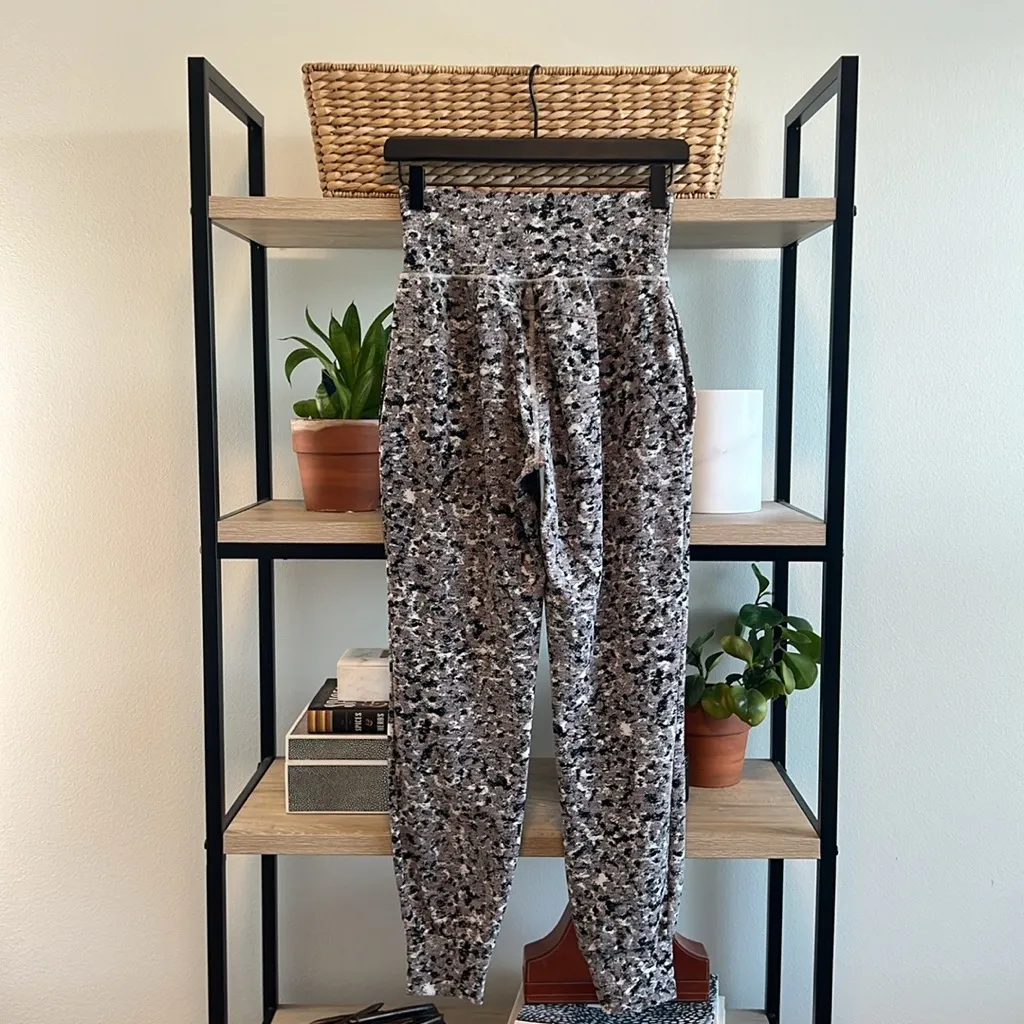 Athleta High-Rise Salutation Textured Jogger Compression Pocket Tight Legging XS - Image 8