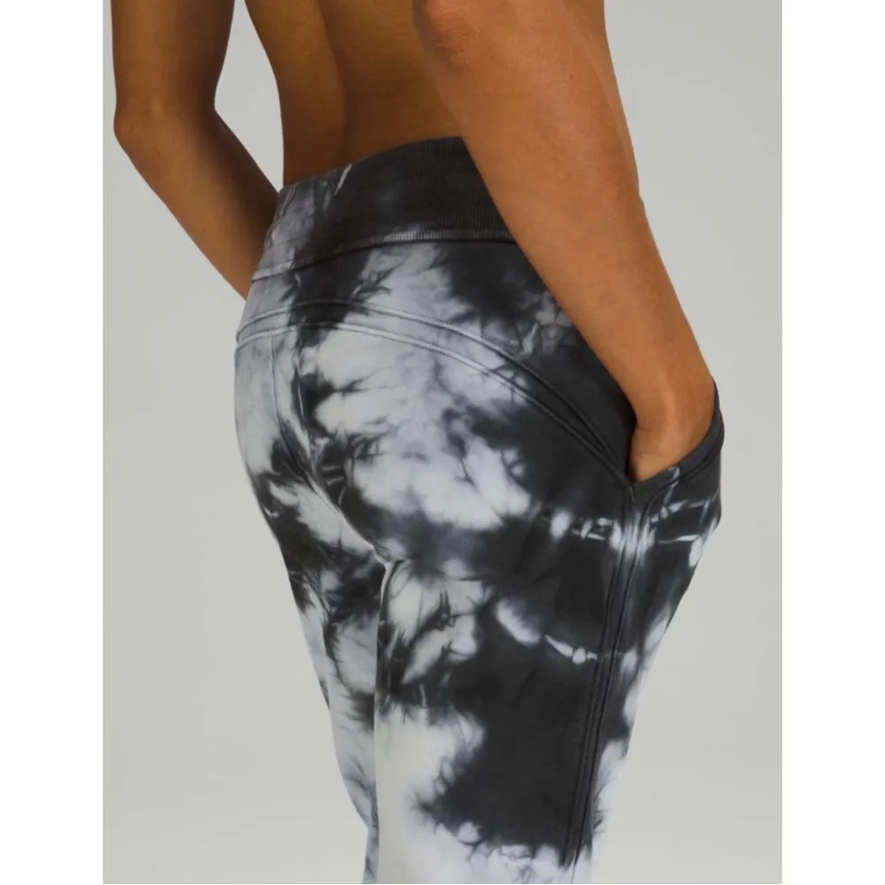 LULULEMON Warm Down Jogger Earth Dye Size 12 - Image 5