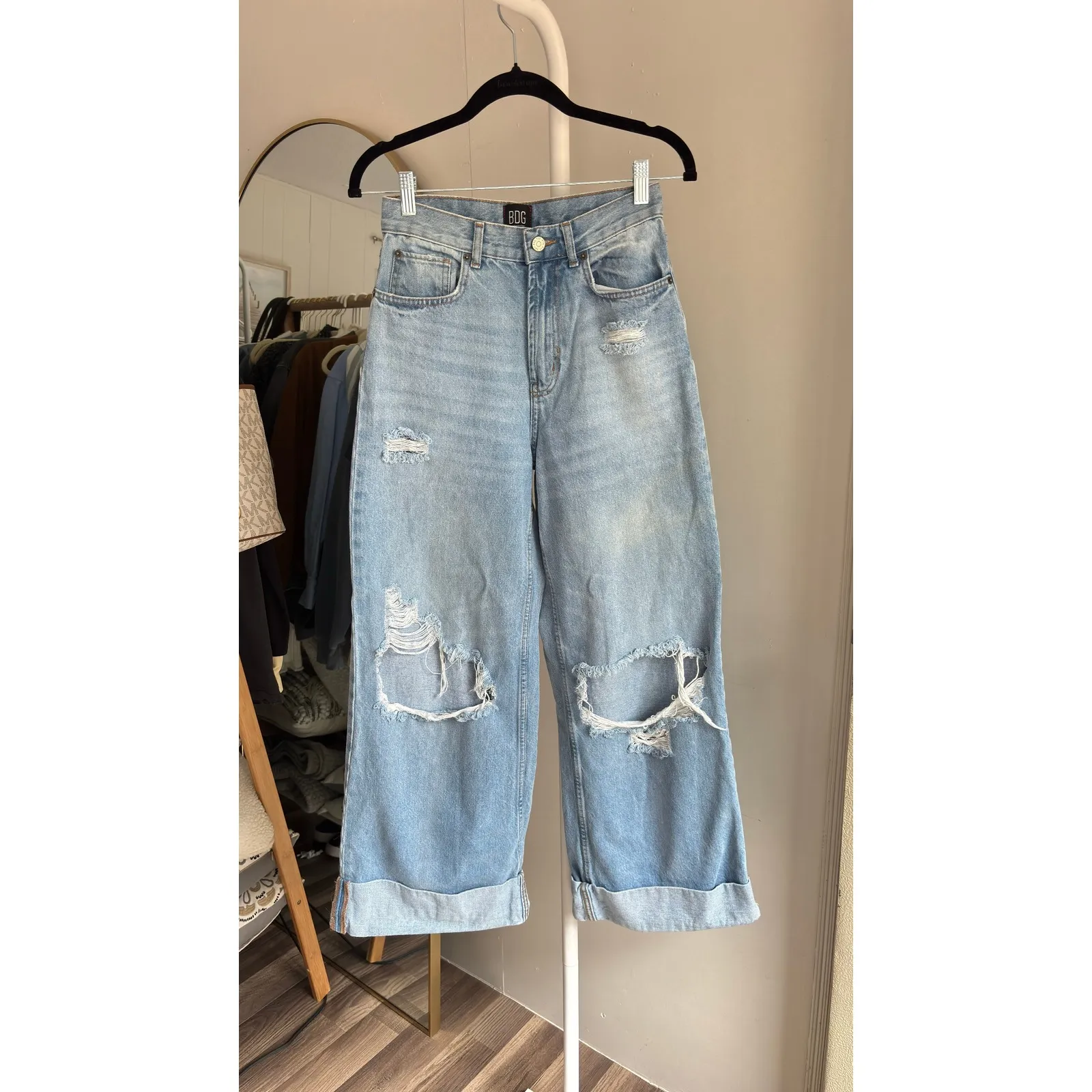 $80 BDG Urban Outfitters Skater Baggy Light Wash Distressed Jeans Size 25 Blue - Image 2