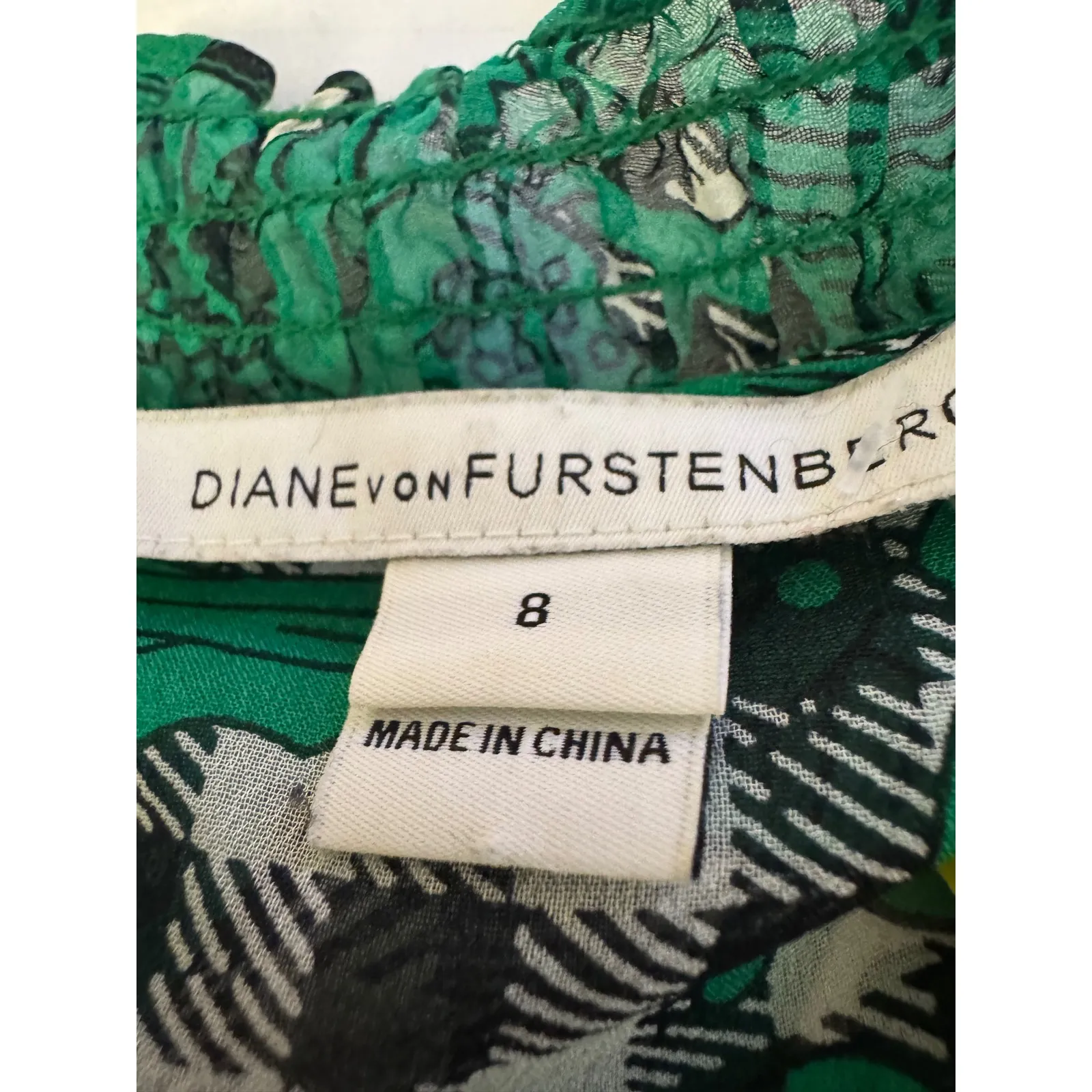 Diane von Furstenberg DVF Green Floral Print Smocked Neck Dress Size 8 - Image 2