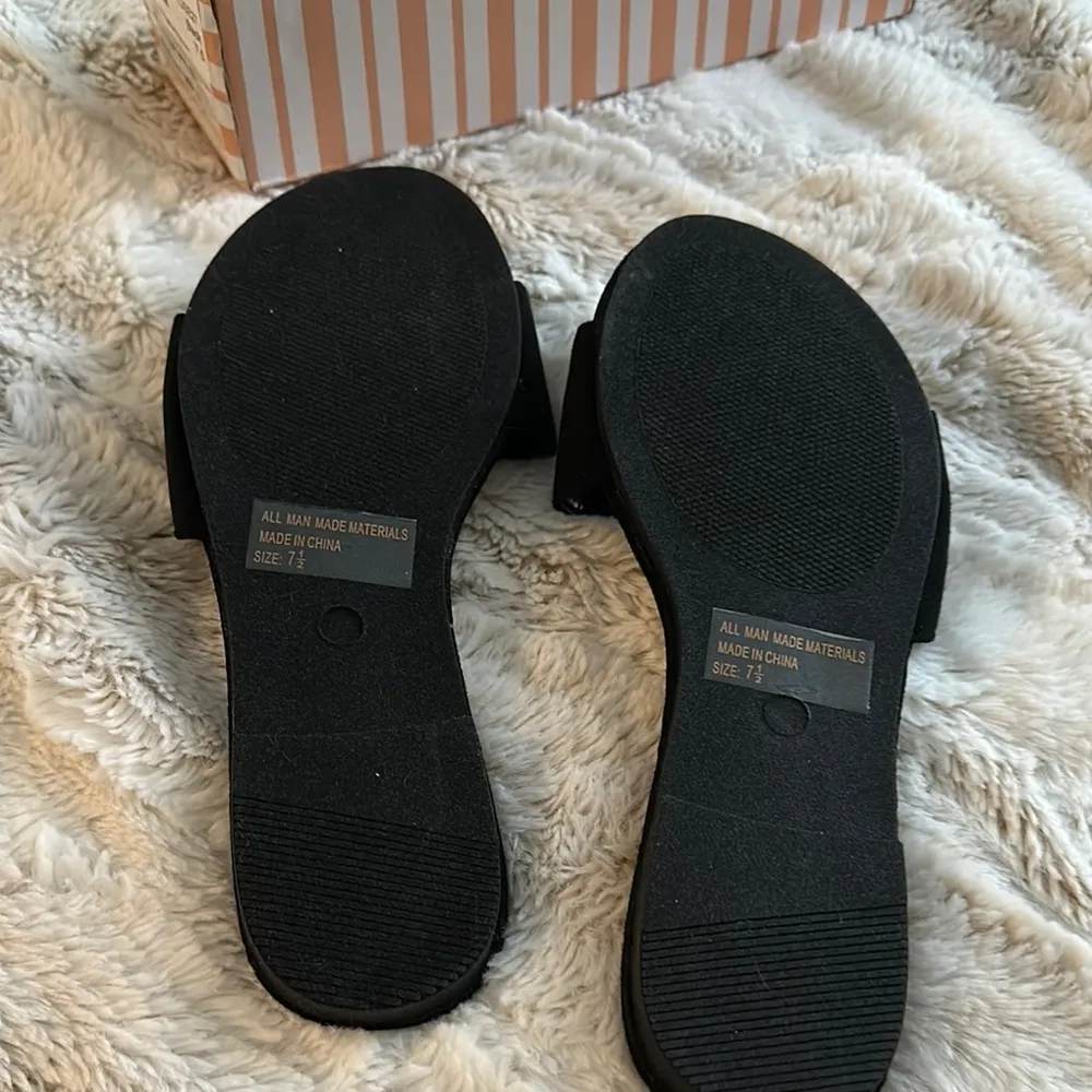 Wild Diva  Black Women's Slide Sandals - Image 2