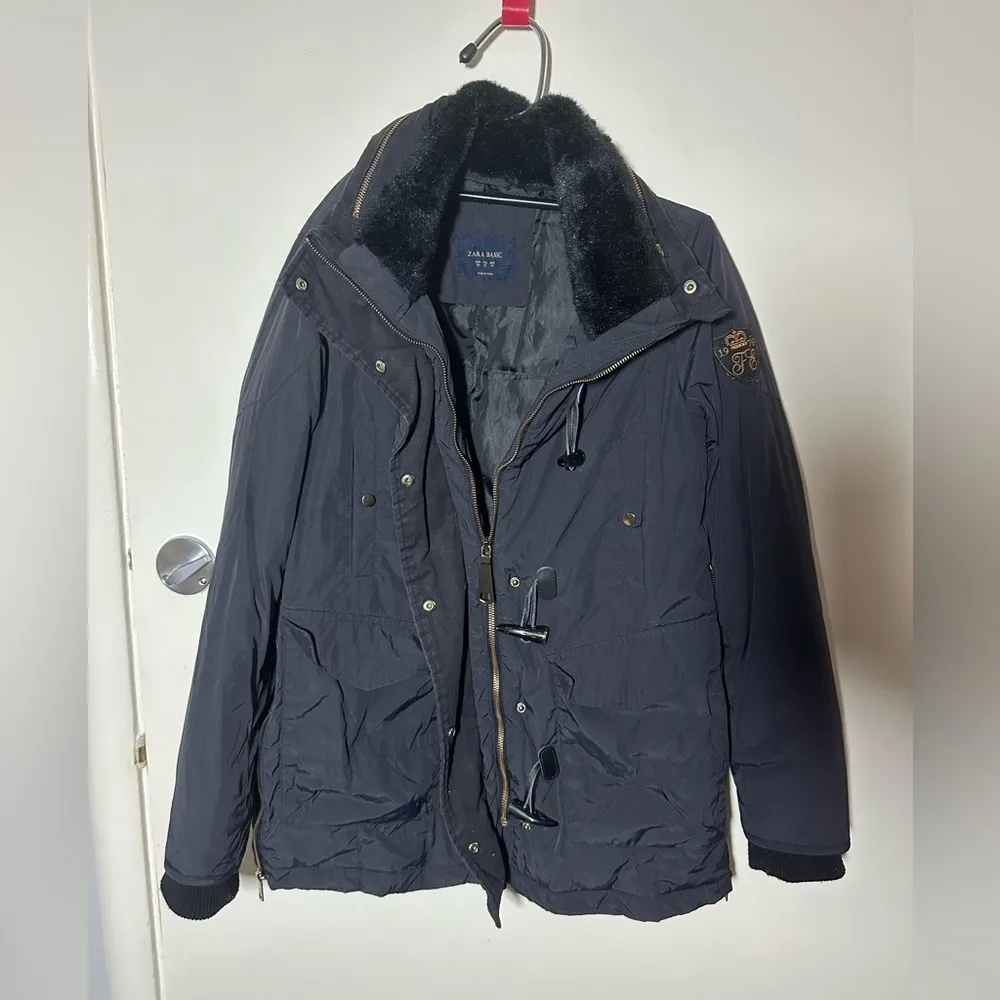 Zara Black Toggle Jacket with Fur Collar - Image 3