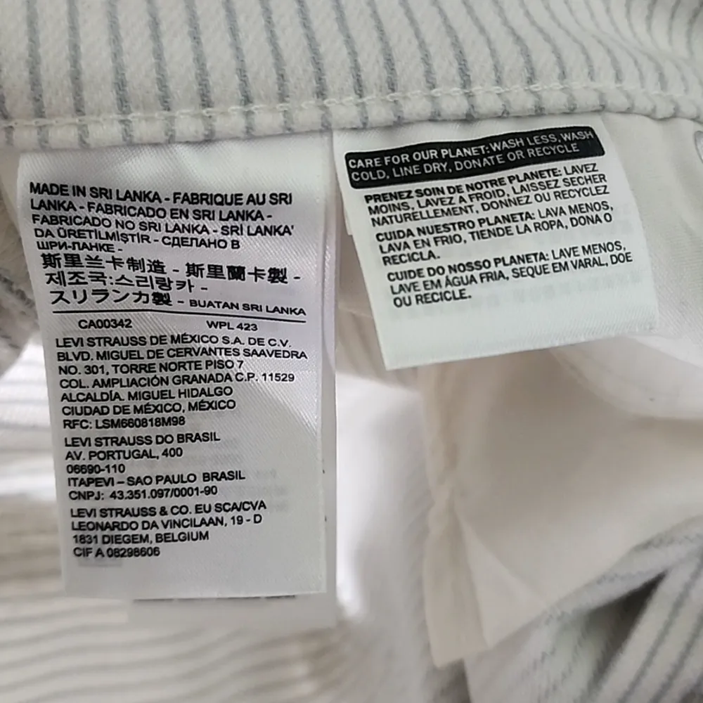 Levi's Blue and White Striped Mid Length Shorts - Image 6