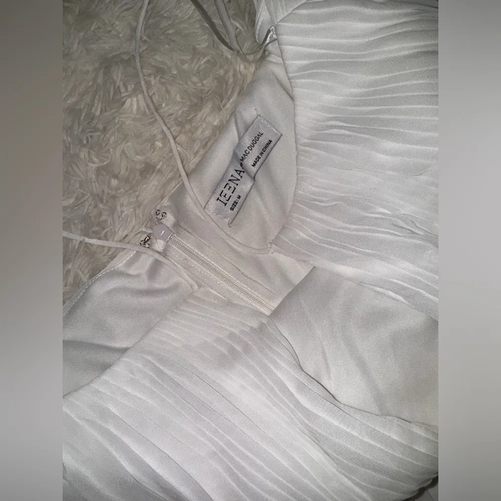 NWOT Mac Duggal Flowy Faux Wrap white belted Jumpsuit sz M - Image 7
