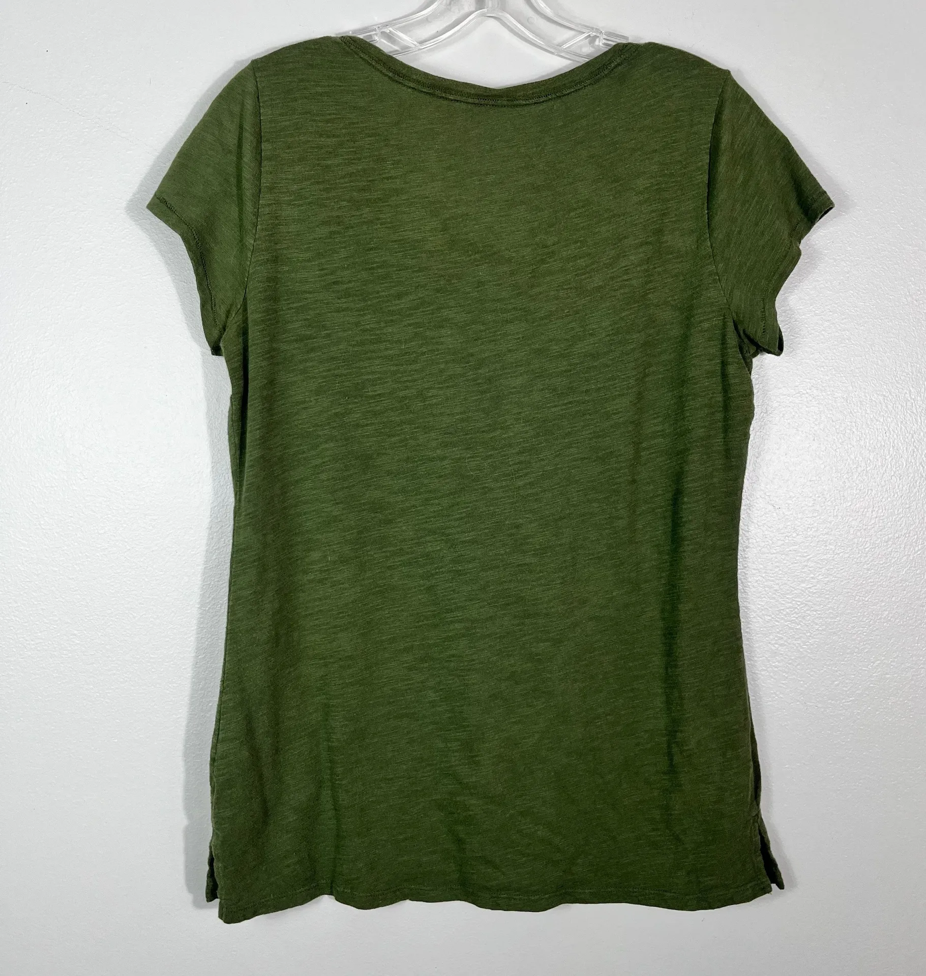 St. Johns Bay Green Ladybug Bug Embroidered V-Neck Novelty Print T-Shirt Small S - Image 4