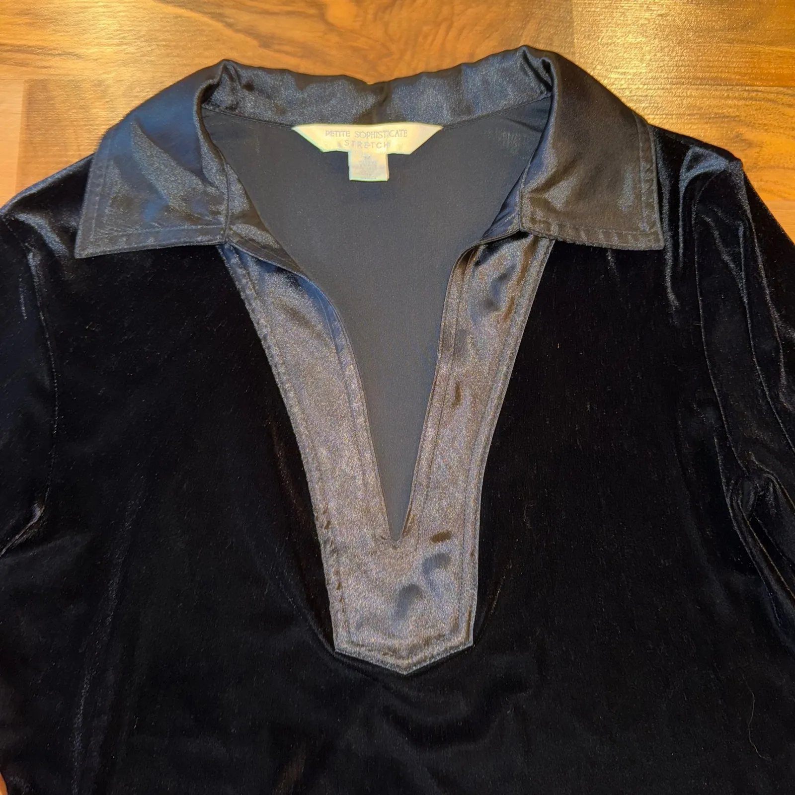Petite Sophisticate Black Velvet Collared Long Sleeve Top Size M Y2K holiday - Image 3