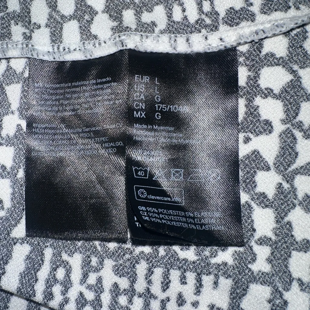 H&M Jersey Crepe Top Black and White Short Sleeve Shirt Blouse size Large - Image 7