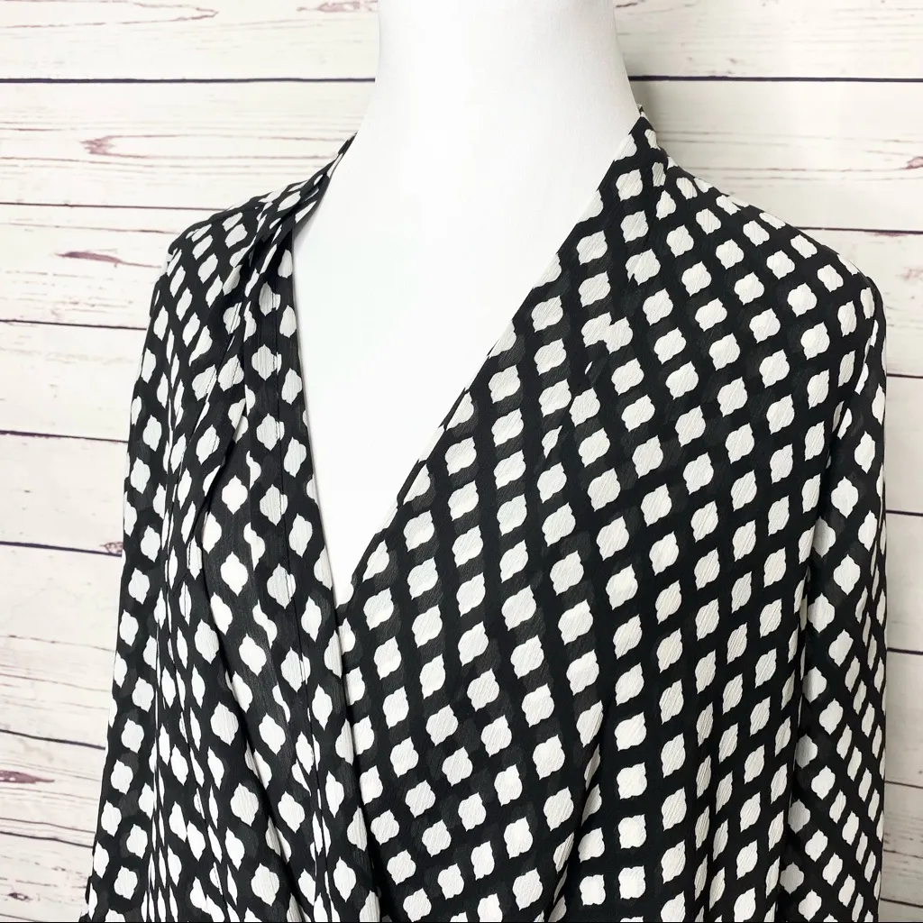 WHBM Black & White Polka Dot Twist Front Wrap Blouse Top Size 4 Small - Image 6