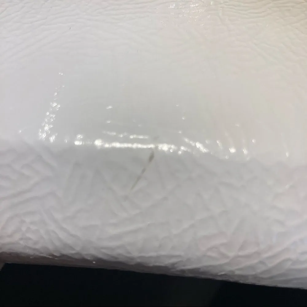  ‎MARC FISHER, White/Gold Accents , Clutch/Shoulder bag, 7X1.5X12 - Image 3