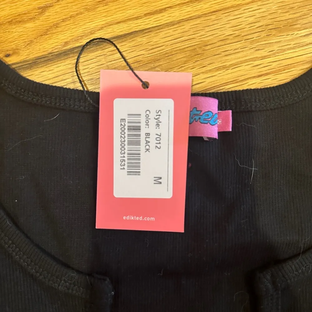 Edikted  Ribbed Long Sleeve Crop Top - Image 3