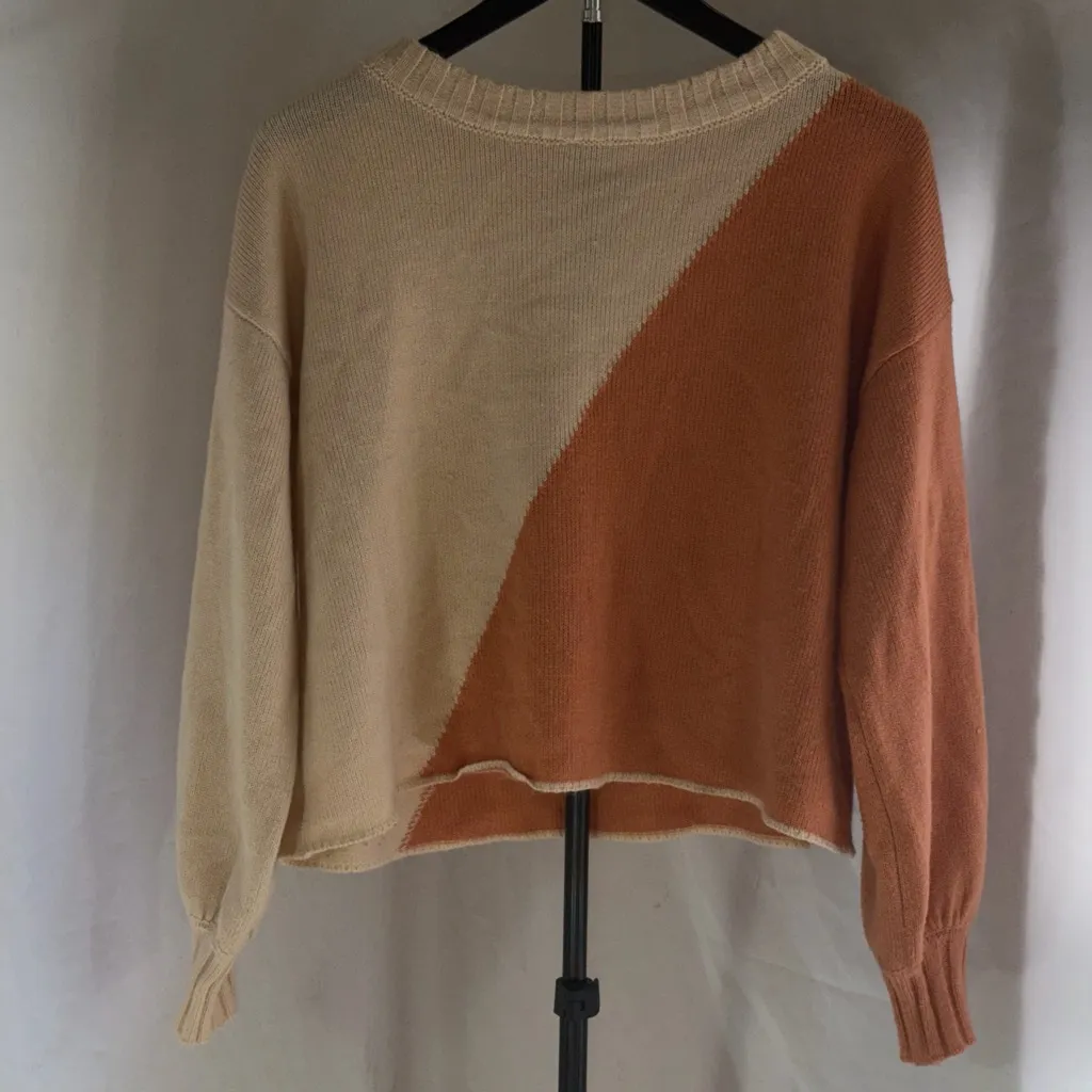 Love Beige and Orange Colorblock Cropped Long Sleeve Sweater Size Small - Image 2
