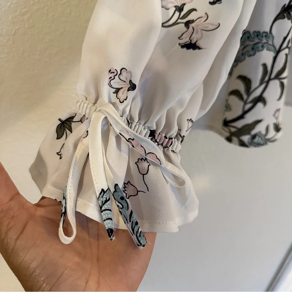 LOFT Blouse Mock Neck Top White Floral Flowers Long Sleeve Women’s Sz M - Image 3