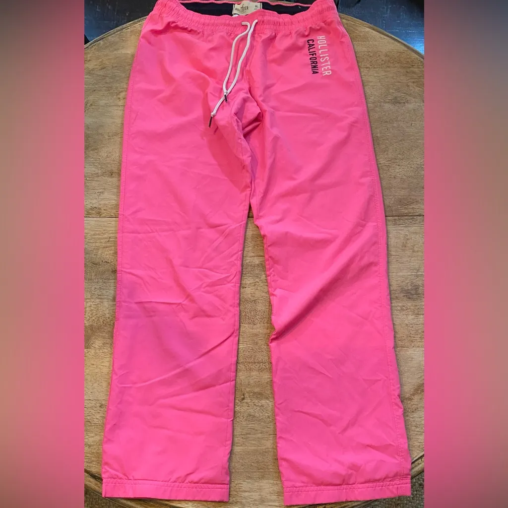 Hollister Size Medium‎ Hot Pink 100% Poly Lined Graphic Athletic Pants - Image 3