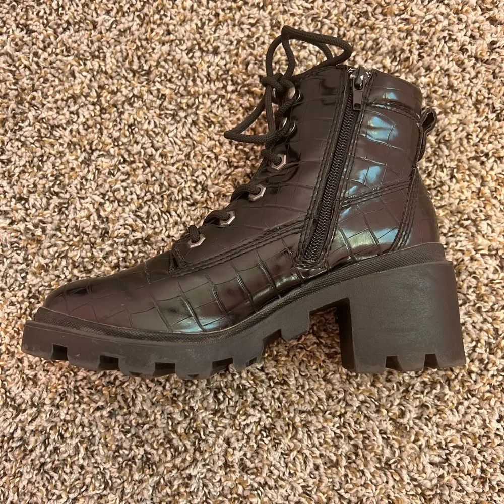 Steve Madden Jdillan Lug Boots Size 5 In Black Faux Leather - Image 3