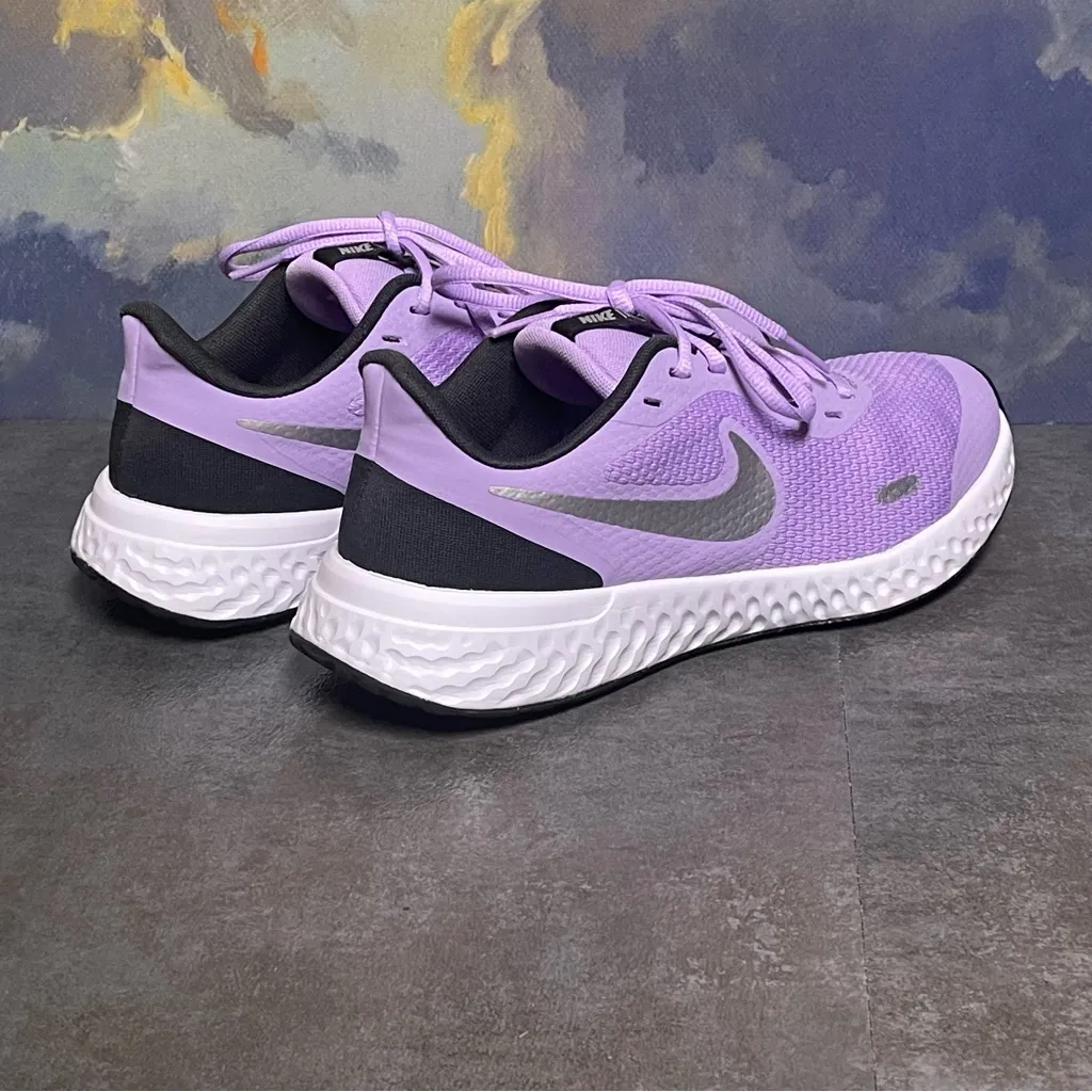 Nike Revolution 5 Women’s Lilac Running Shoes Size 8 - Image 8