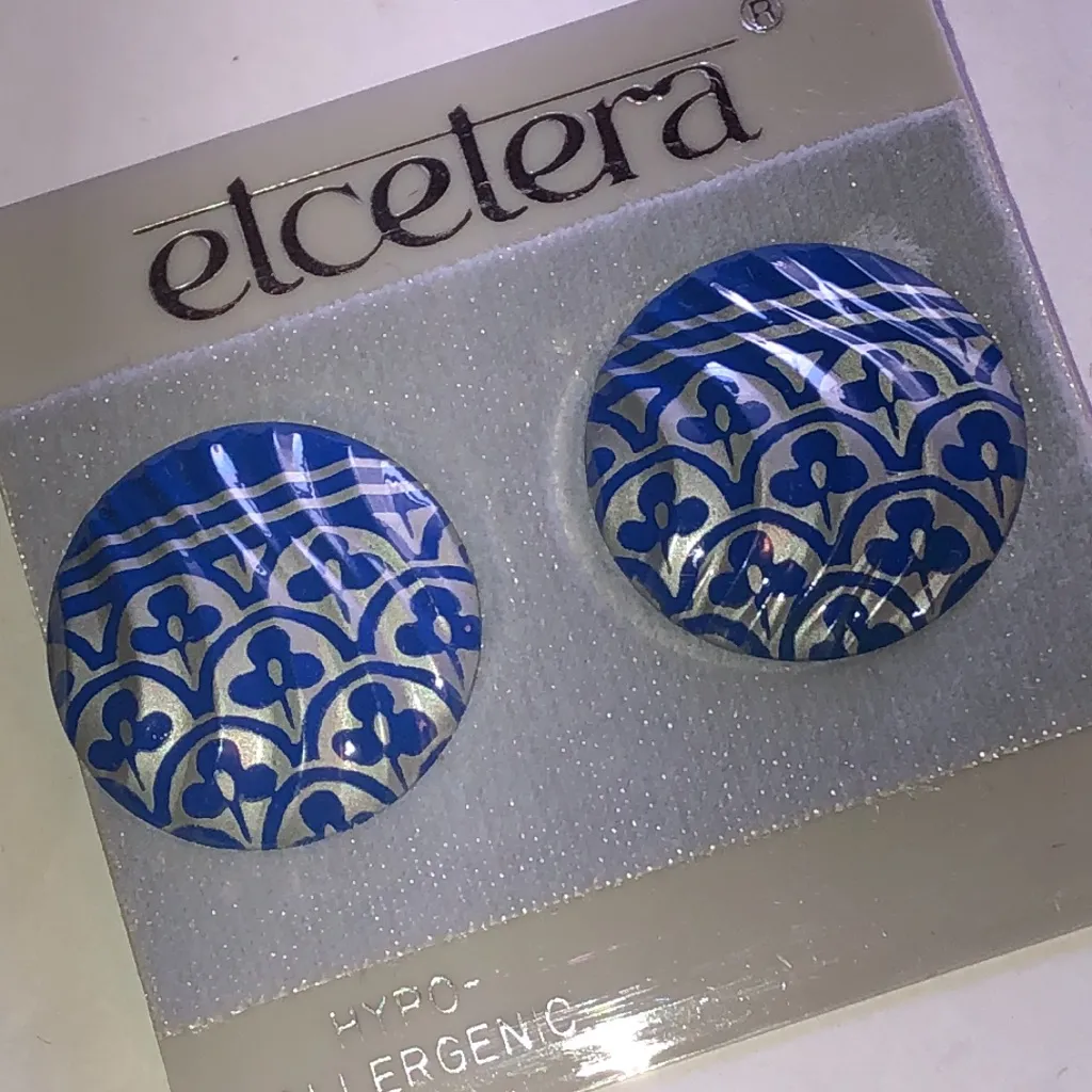Etcetera Vintage Blue Metal Floral Round Retro Boho Patterned Earrings - Image 2