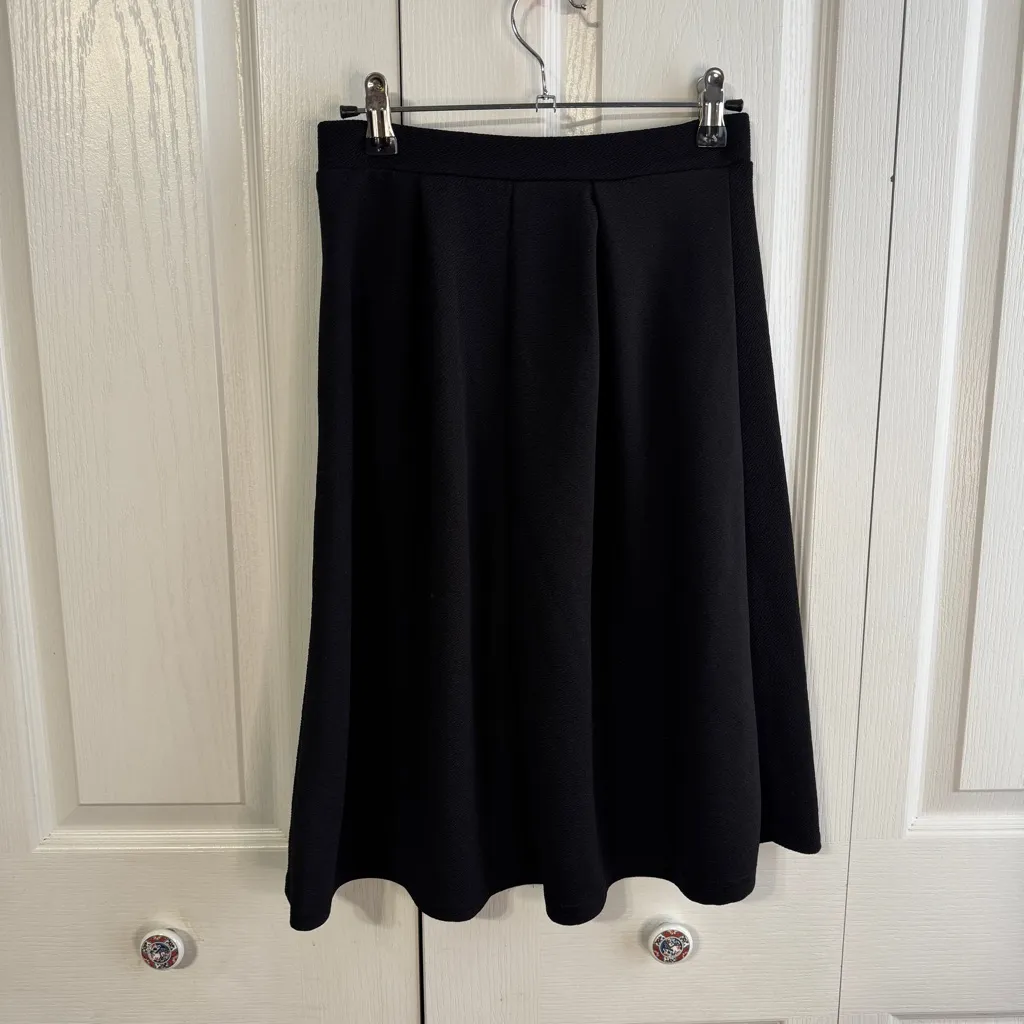 Park Avenue black pleated pull on skirt - Image 2