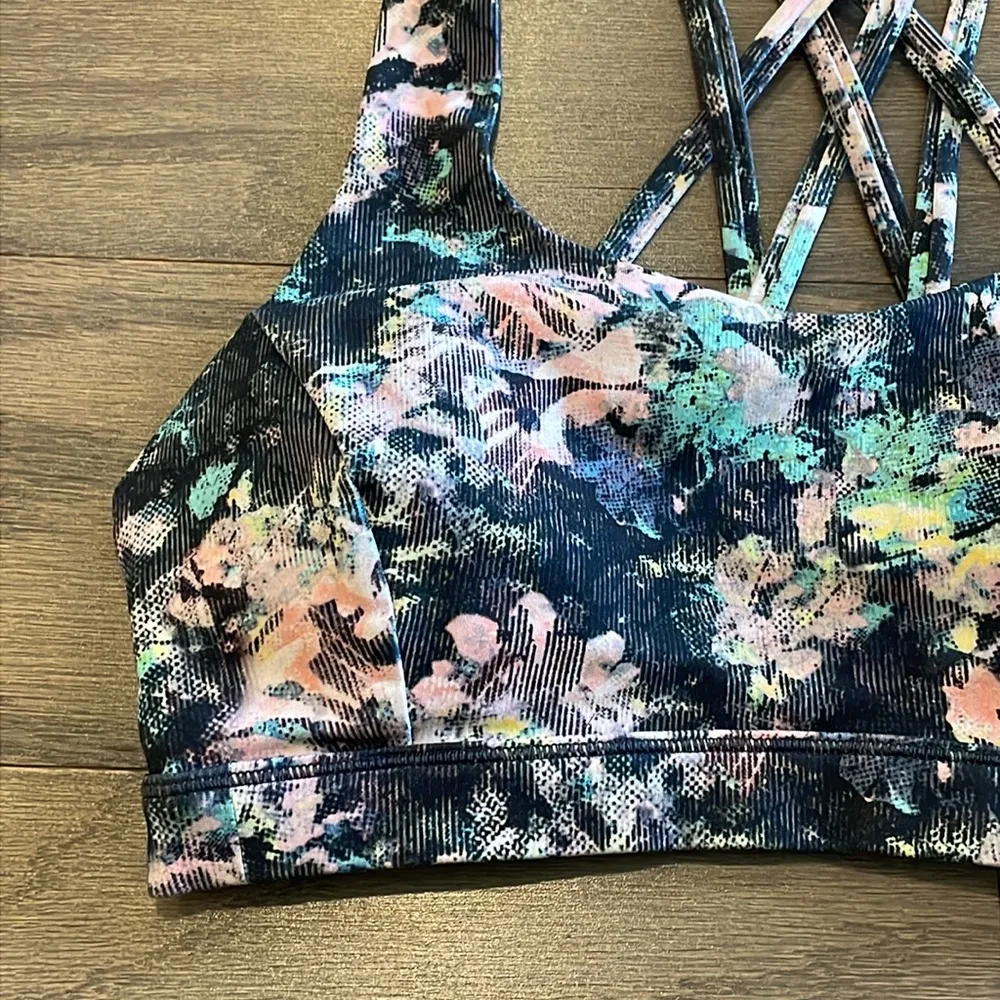 Lululemon Free To Be Serene Bra C/D Cup - Size 4 - Image 3