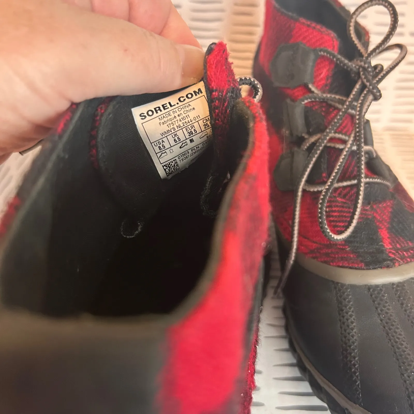 Sorel Women's Out  N About  Waterproof Buffalo Plaid Winter Snow Boots Size 8.5 - Image 6