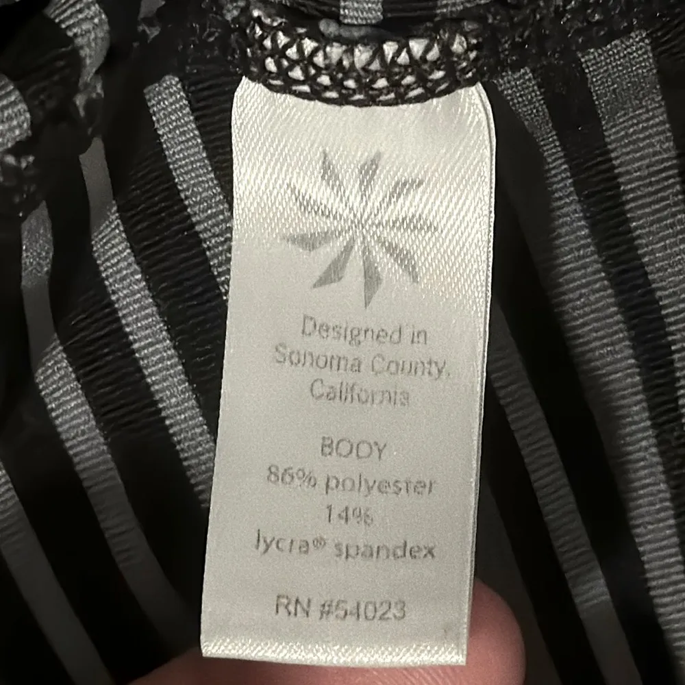 Athleta Colorblock Stripe Chaturanga Black Gray Tight Leggings Sz ST Small Tall - Image 12