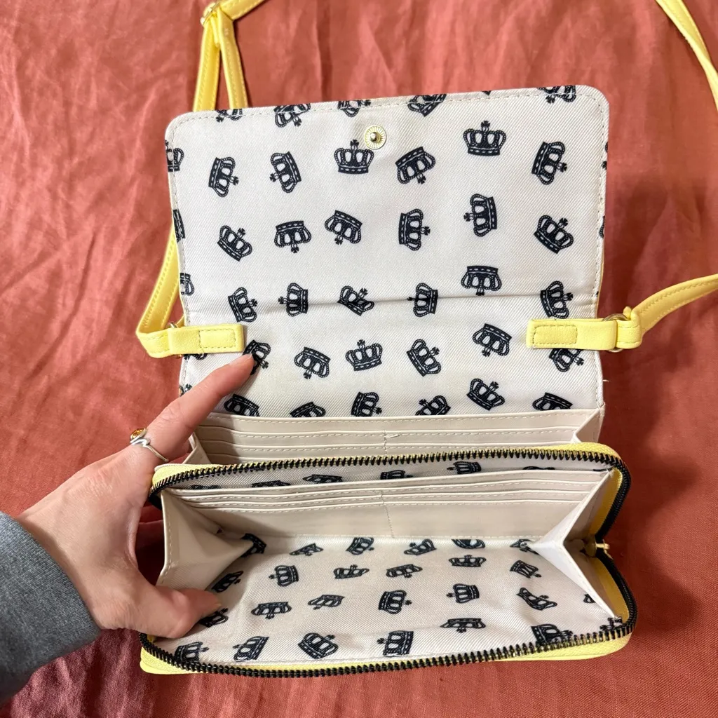 Juicy Couture Pale Banana Yellow Crossbody Clutch Zip Wallet Cardholder NWOT - Image 3