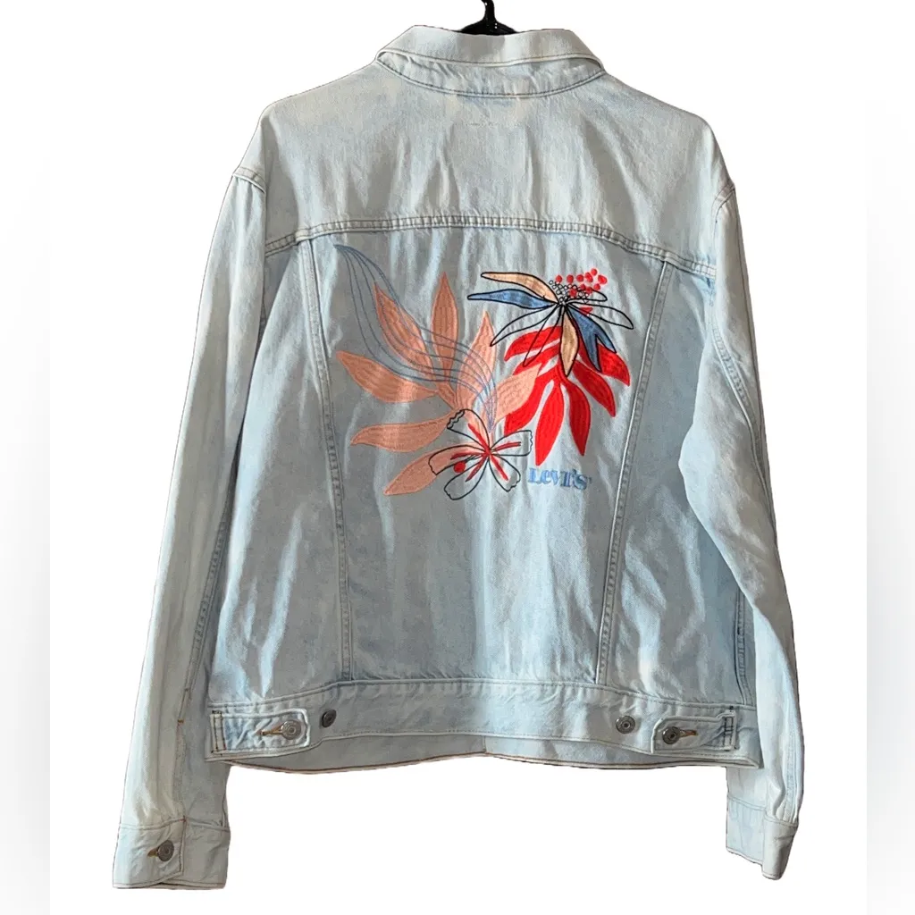 Levi’s Jean Jacket Ex-Boyfriend Trucker Jean Jacket Size XL w/Embroidery on Back - Image 5