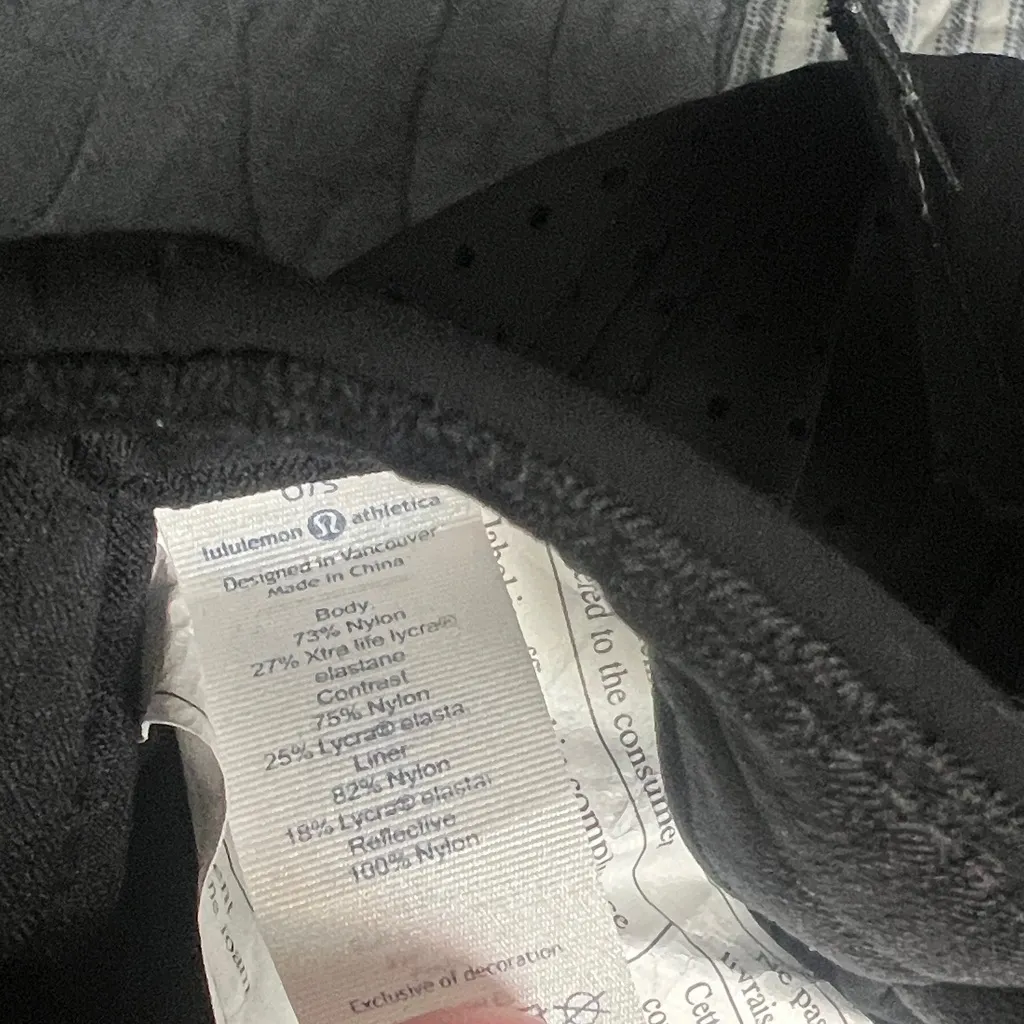 Lululemon black/reflective baller cap, NWOT - Image 6