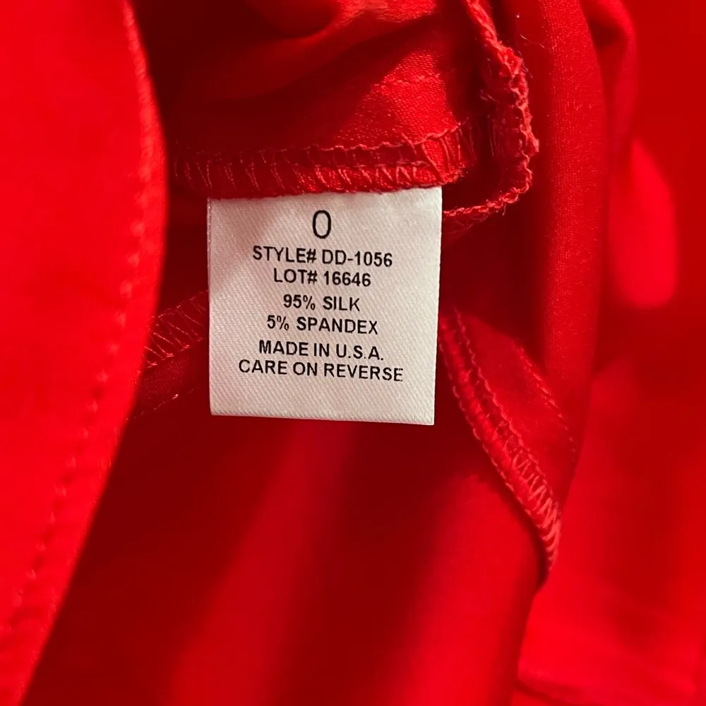 Intermix Red Silk Keyhole Top 0 XS - Image 7