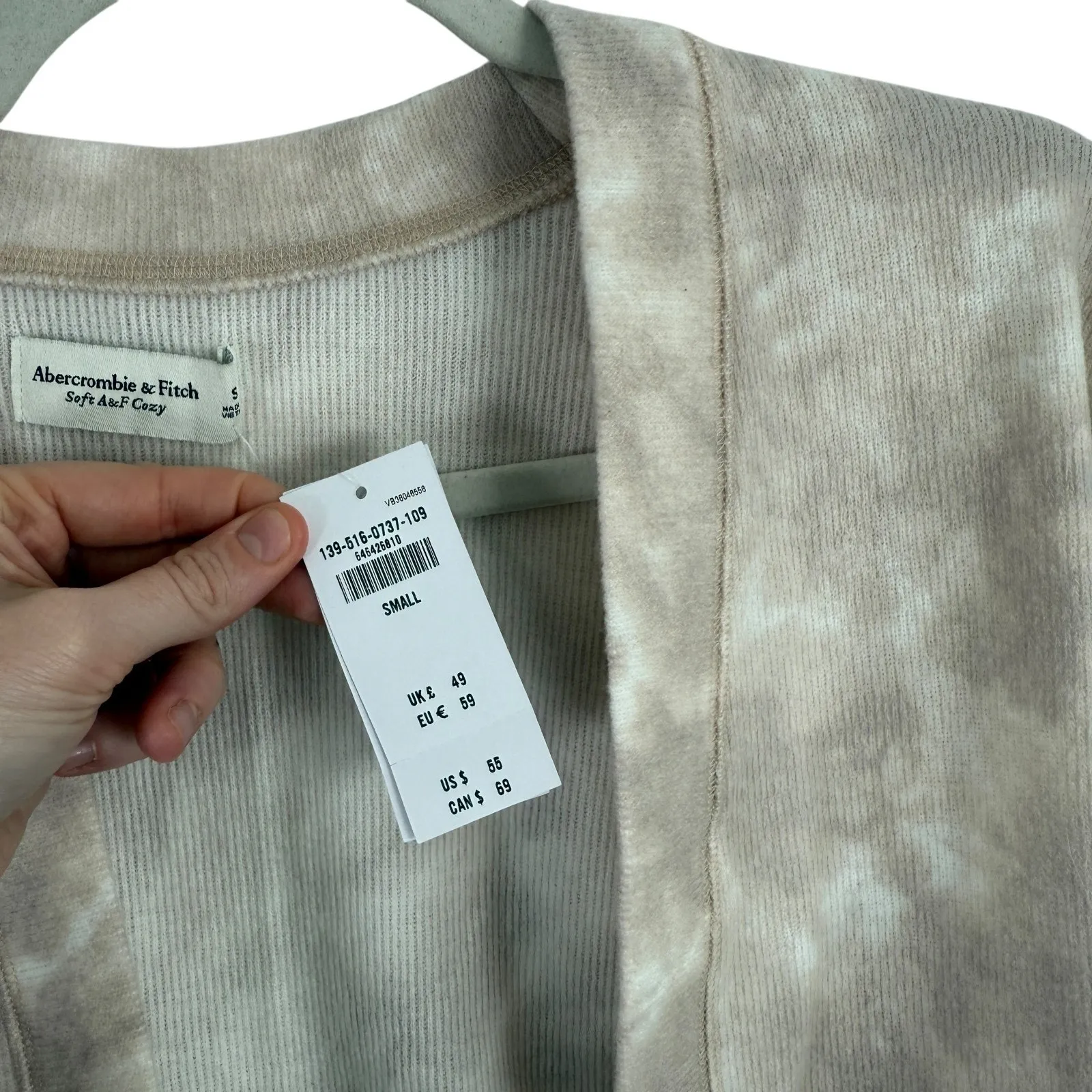 Abercrombie Soft A&F Cozy Cropped Cardigan Sweater Biege NEW Womens Small - Image 4