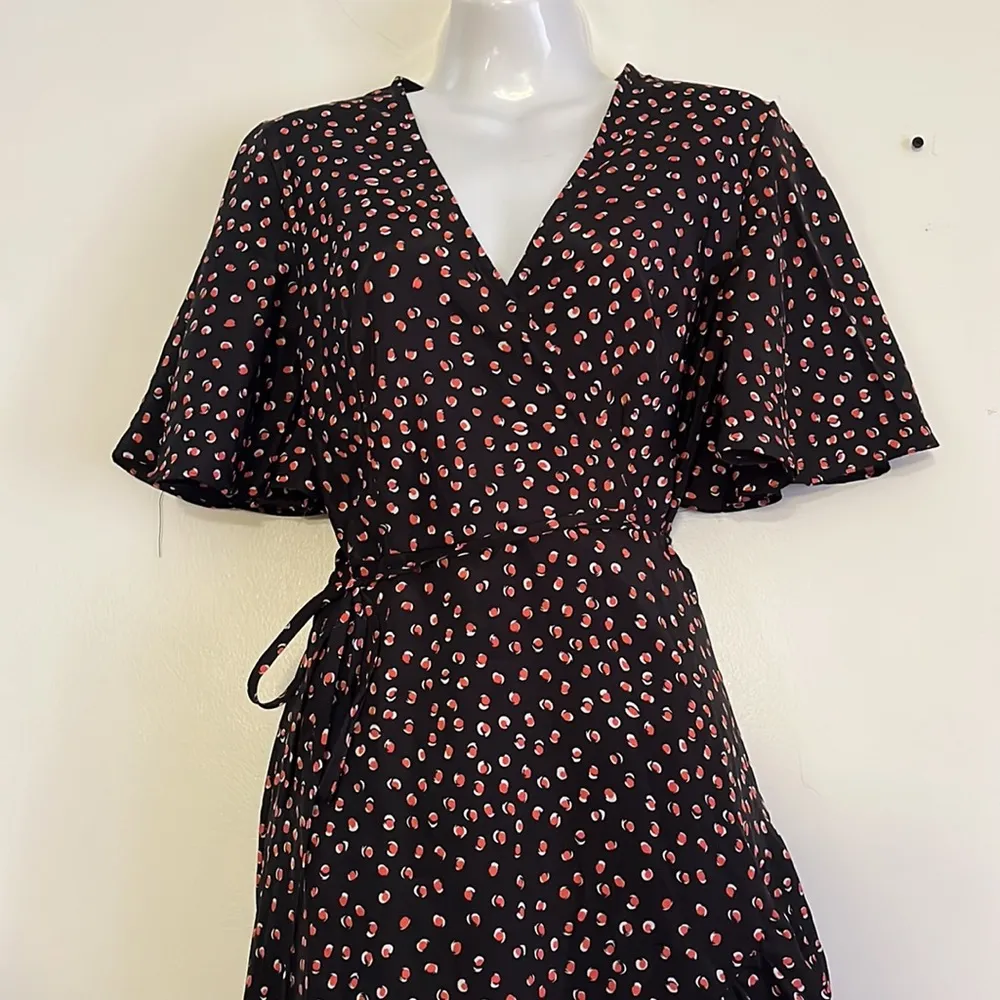 Lucy Wang  wrap dress - Image 3