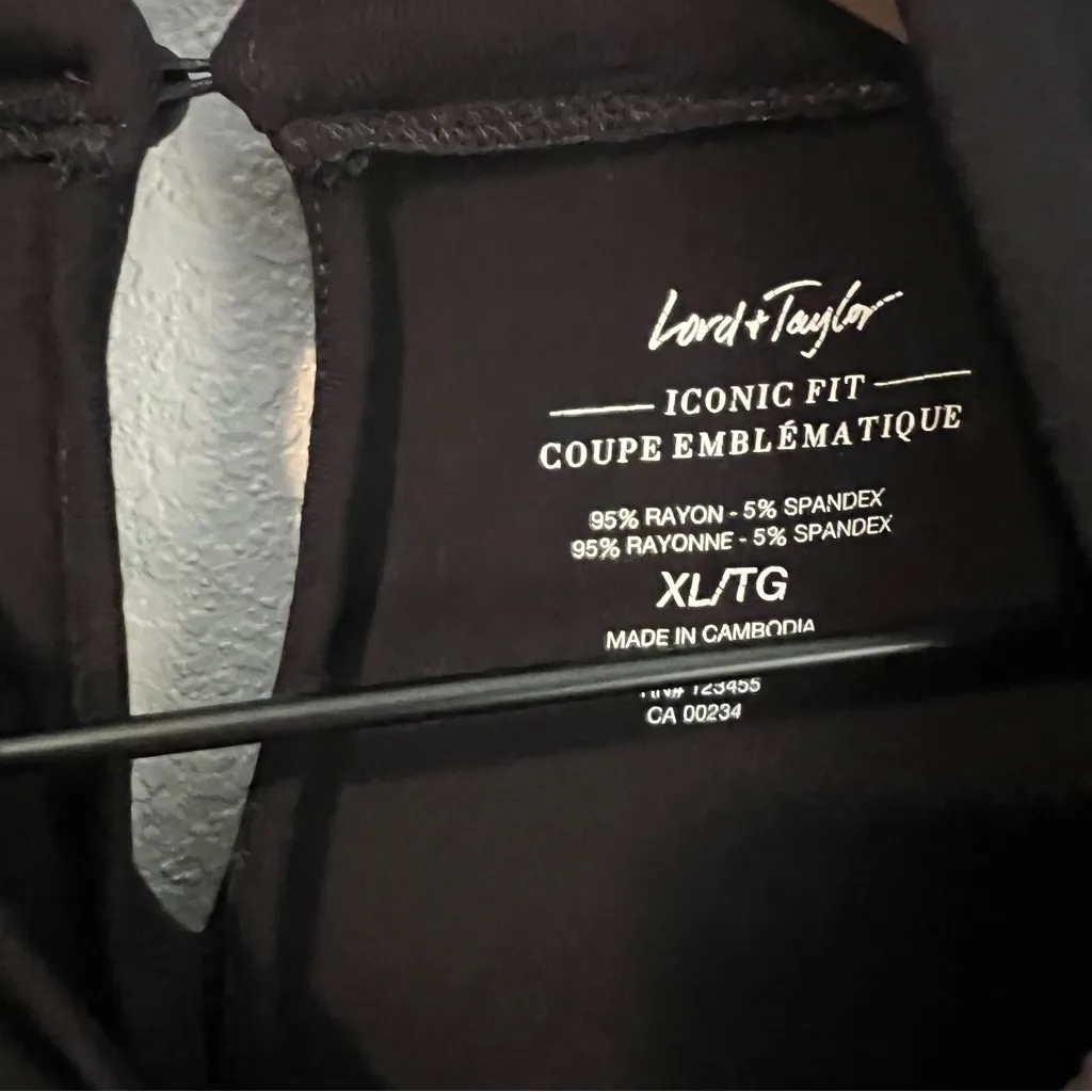 Lord & Taylor Iconic Fit Twisted Front‎ Black Stretch Flowy Rayon Knit Top XL - Image 8