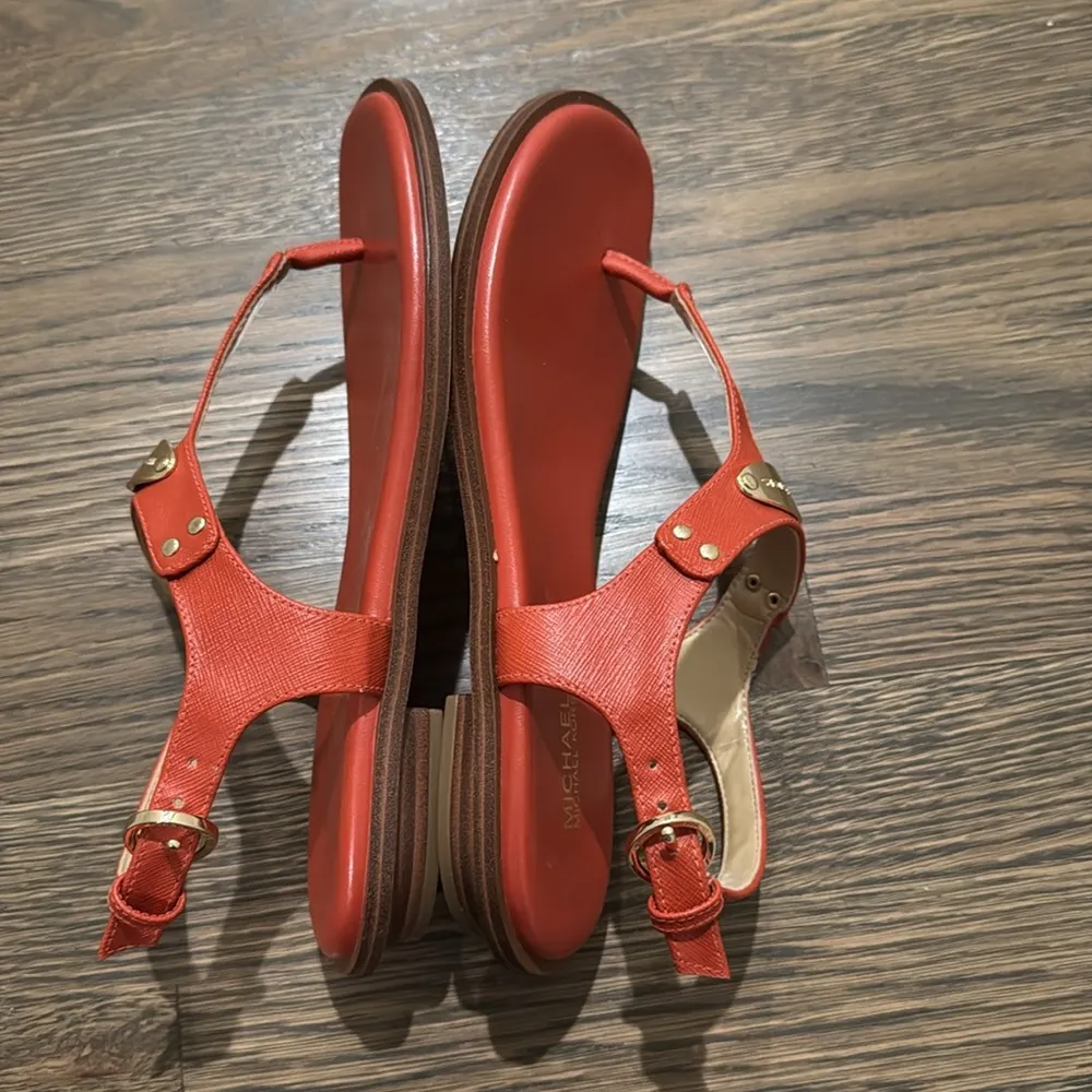 Michael Kors Women's Mk Plate Thong Flat Sandal sandles deep orange size 7 - Image 6