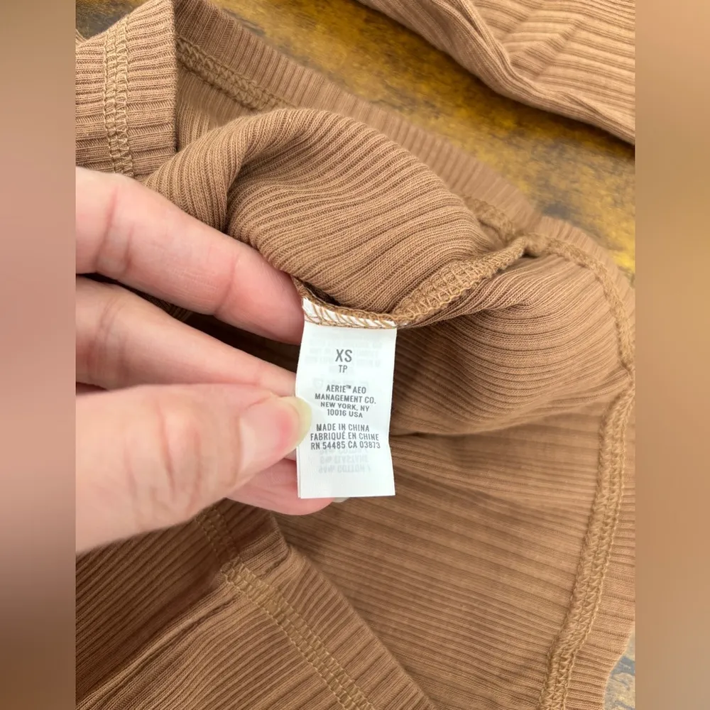 NWT Aerie Ribbed Crop Top Women's XS Neutral Taupe Long Sleeve Square Neckline - Image 3