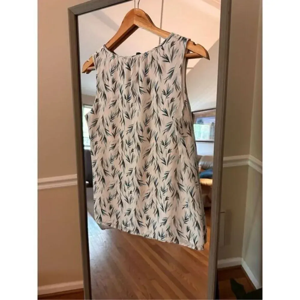 White House Black Market Blouse Size 4 - Image 3