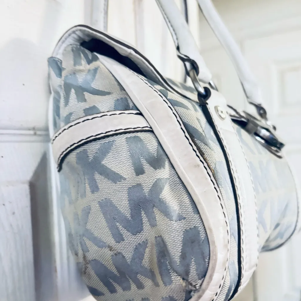 Michael Kors Baby Blue and White Monogram Canvas Leather Shoulder Handbag - Image 4