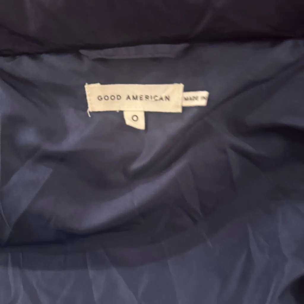 Good American Dark Blue Puffer Jacket - Image 11