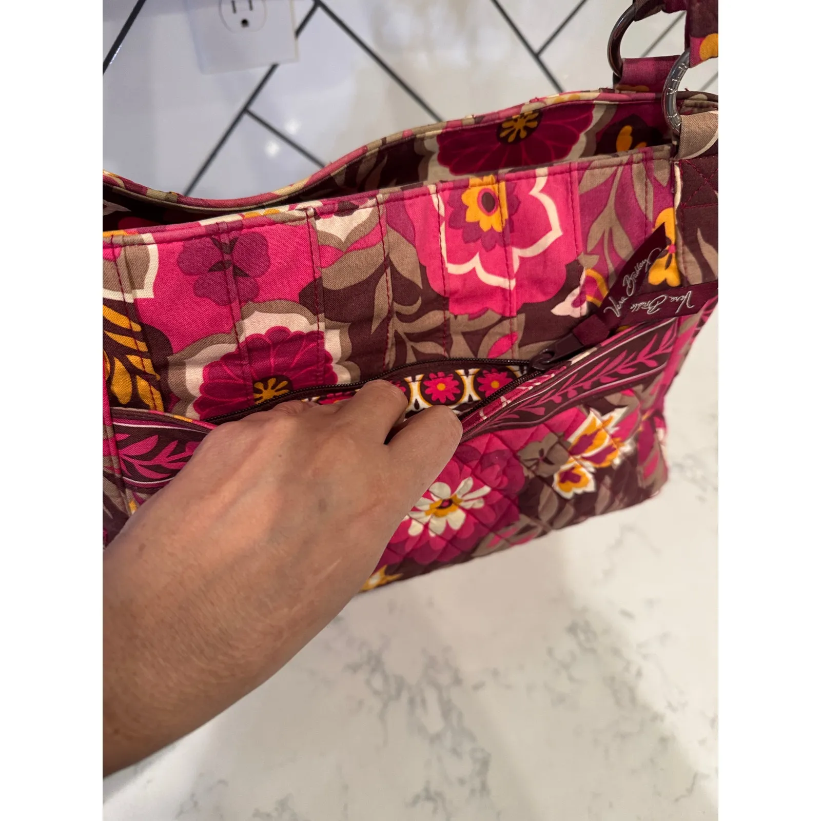 Vera Bradley Carnaby shoulder bag in a pink brown yellow floral pattern quilted - Image 3