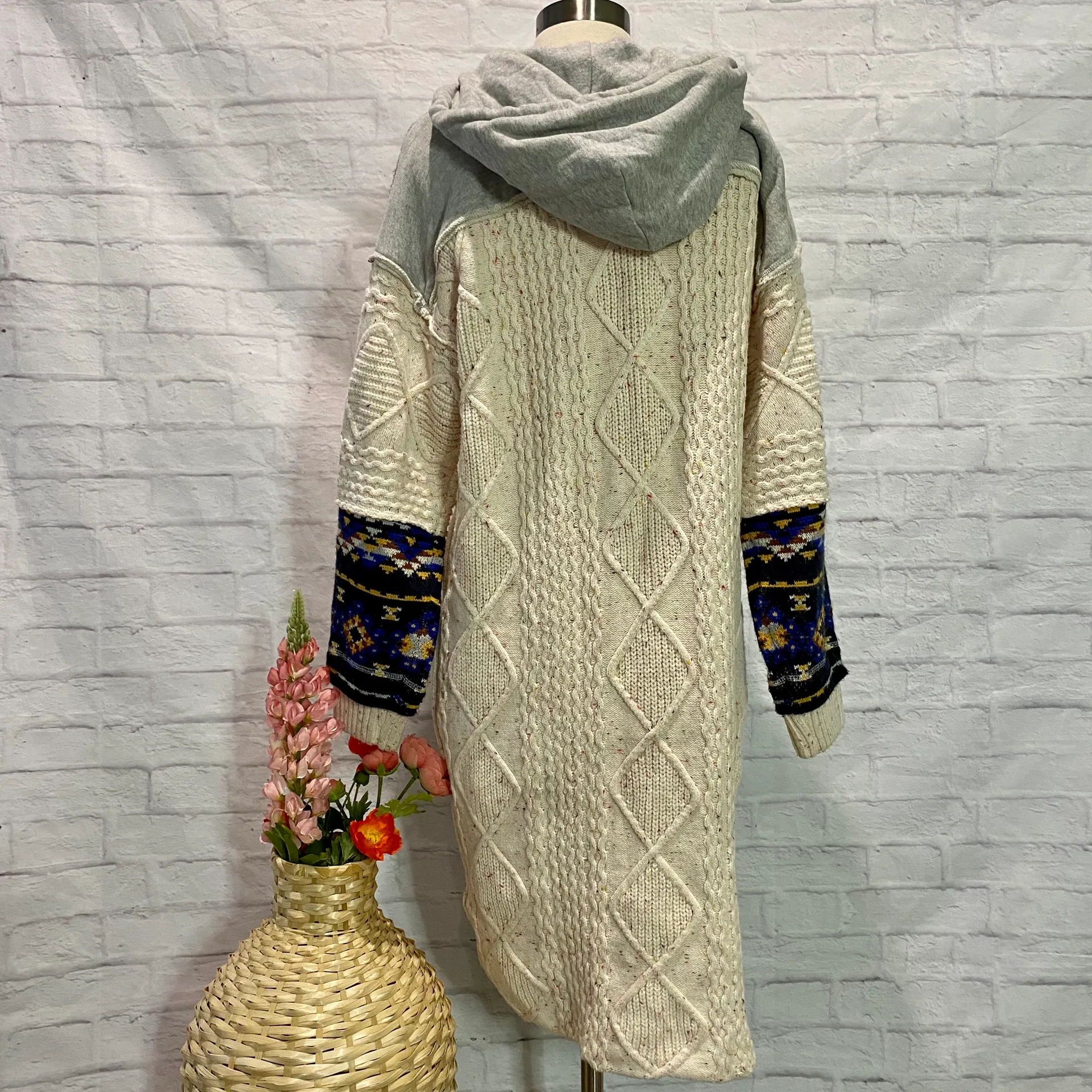 ‘Capture The Moment’ Cardi - Image 2