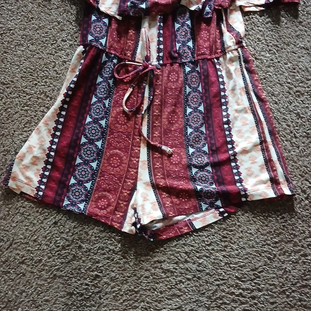 Rue 21  boho ruffle top off shoulder Romper size large - Image 3