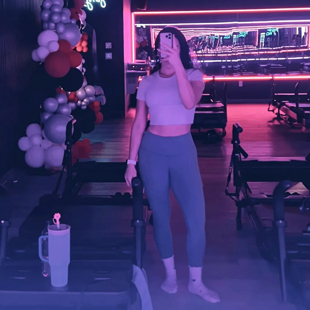 Lululemon Purple mid rise align Leggings 25 inch size 6 - Image 4