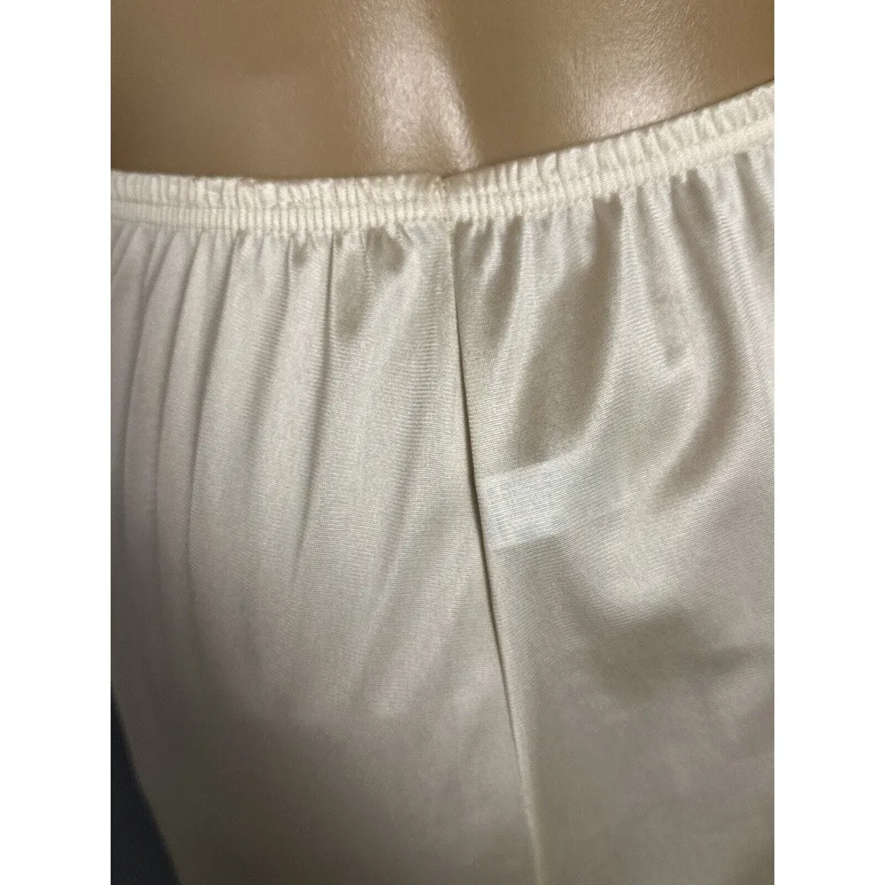 Vintage Vanity Fair Half Slip Cream Size Small L Antron III Dupont Nylon USA - Image 8