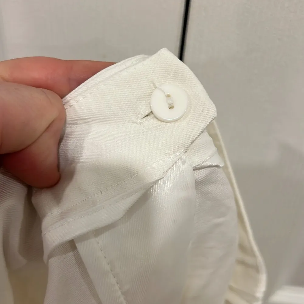 ZARA Pleated Elastic Back Shorts Womens White Size Large - Image 6