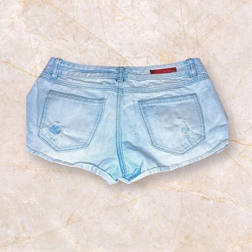 Women’s Lightwash Denim Shorts Blue Size 4 - Image 2