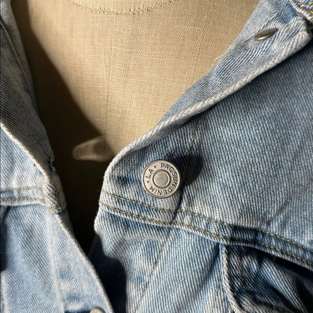 Pacsun Cropped Distressed Light Wash Denim Jacket - Image 4