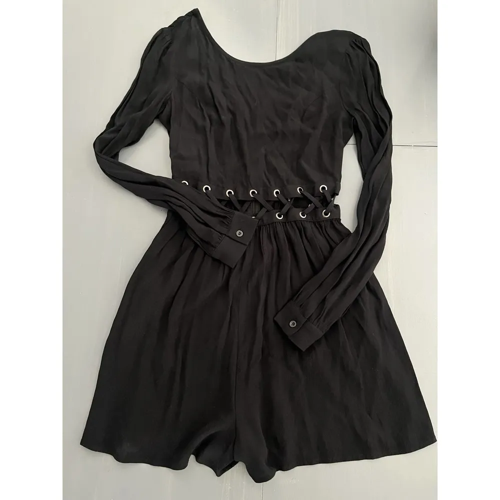 Ark and co Black Womens Criss Cross cutout Romper size Small - Image 2
