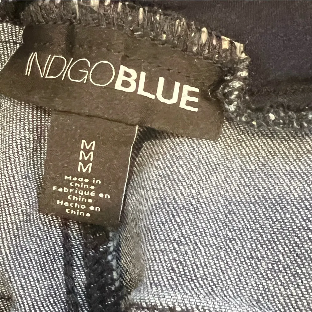 INDIGO BLUE MATERNITY JEANS size medium dark wash - Image 5