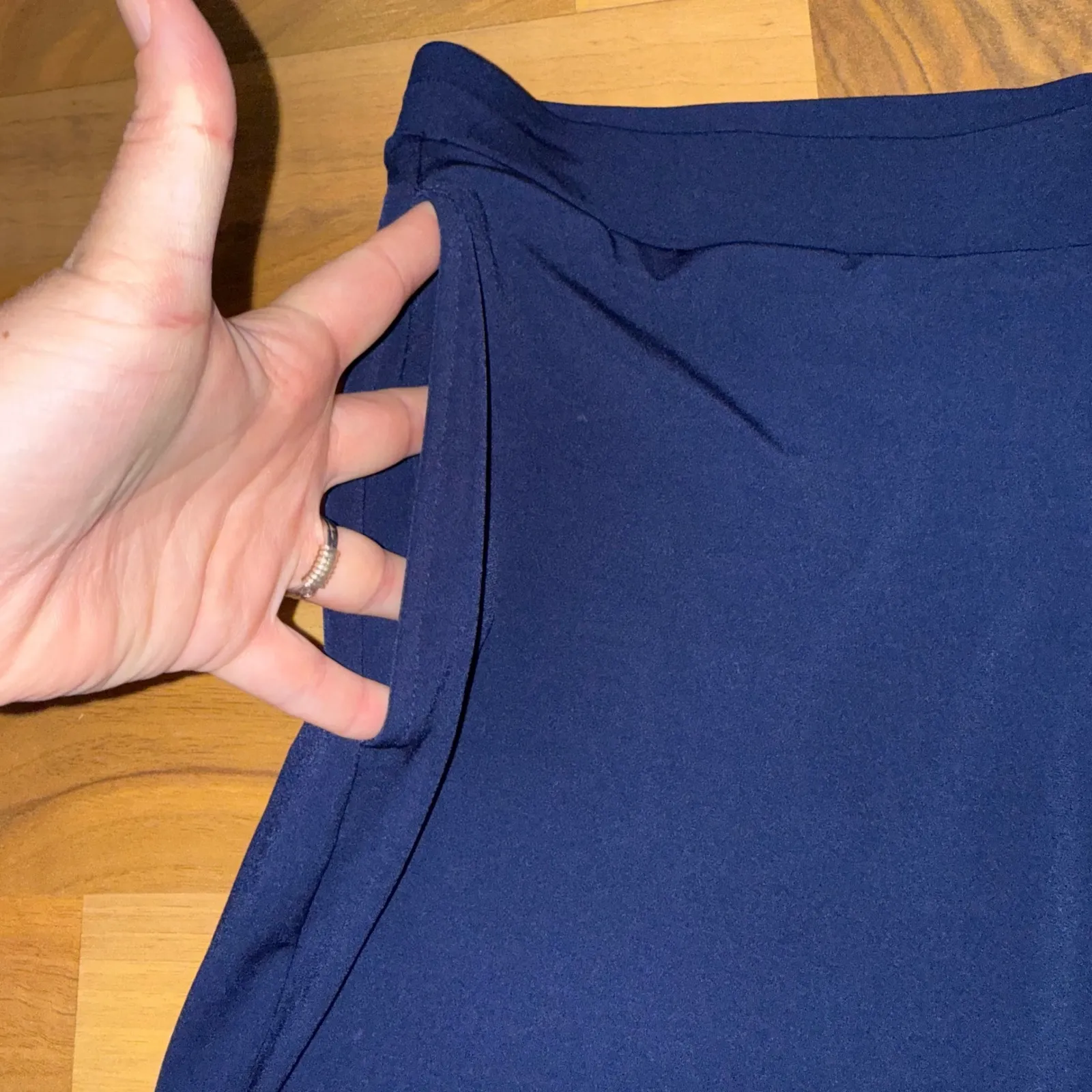 Susan Graver Navy Blue Wide Leg Cropped Slits Pockets Womens Size MP liquid knit - Image 3