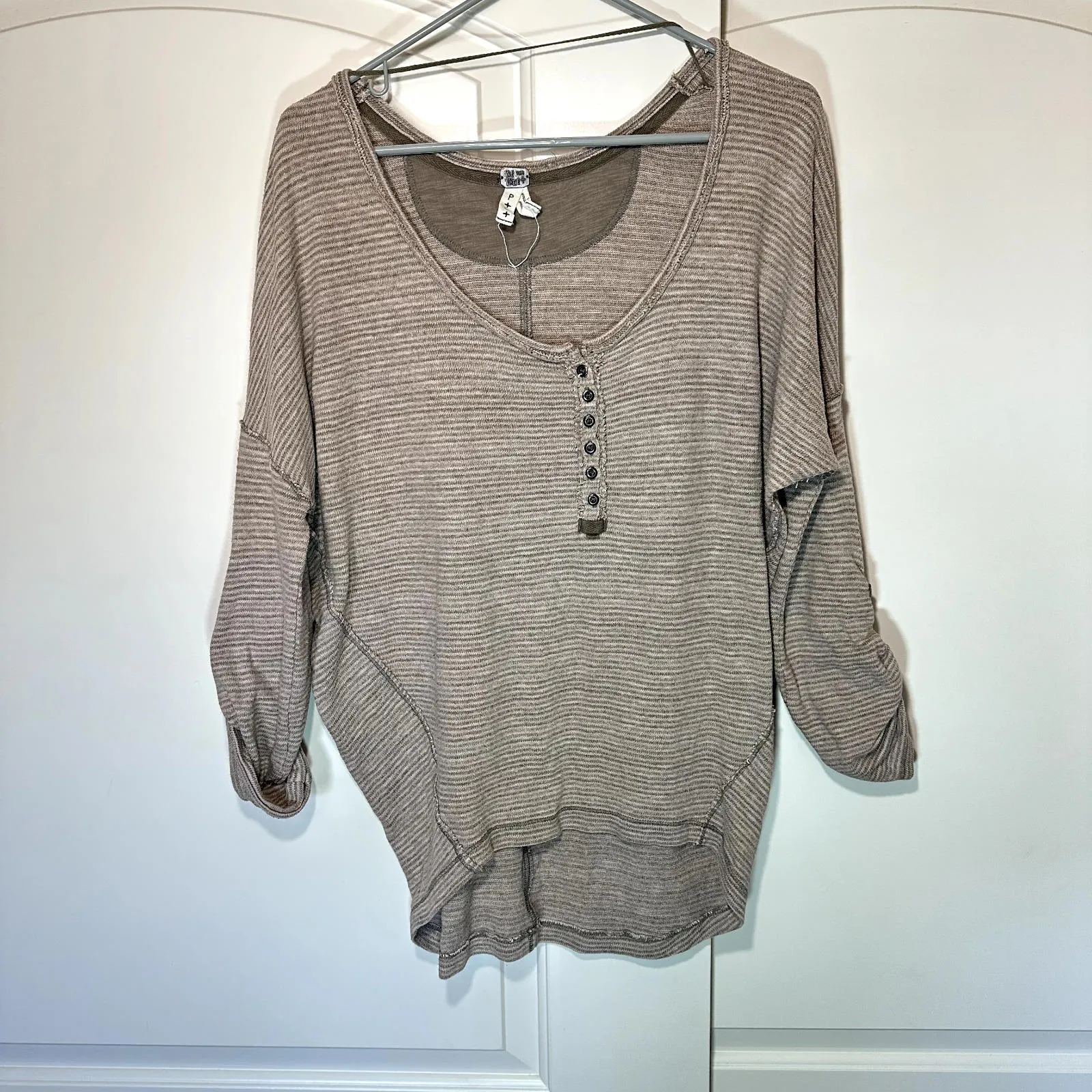 Free People We‎ The Free Beach Haven Henley Top Sz Small Olive Green Pink Cotton - Image 2