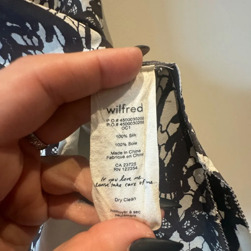 Wilfred black/white sleeveless silk button front blouse size small - Image 5